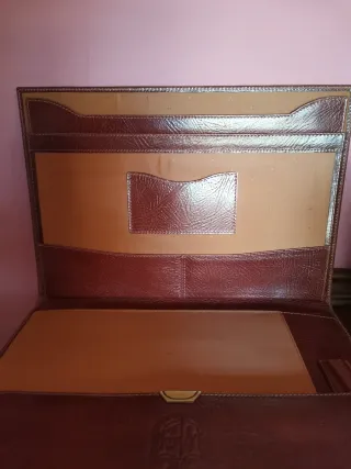 Maletín/Carpeta Colegio de Médicos Piel Marrón