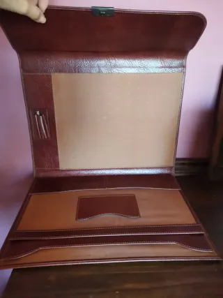 Maletín/Carpeta Colegio de Médicos Piel Marrón