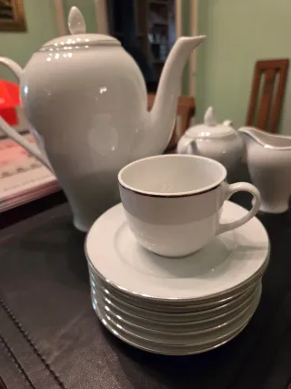 Juego de café de porcelana blanco y dorado