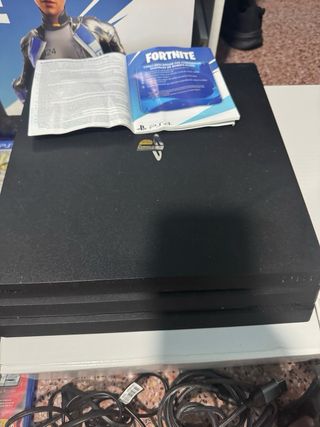 PS4 Pro Fortnite 1TB+6 Juegos+Nint. switch+2 juego
