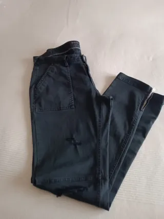 Pantalones Massimo Dutti negros desgastados