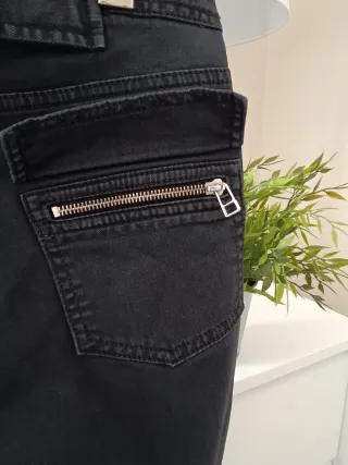 Pantalones Massimo Dutti negros desgastados