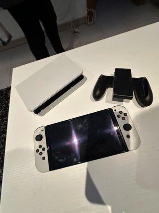 Nintendo Switch OLED Bianca