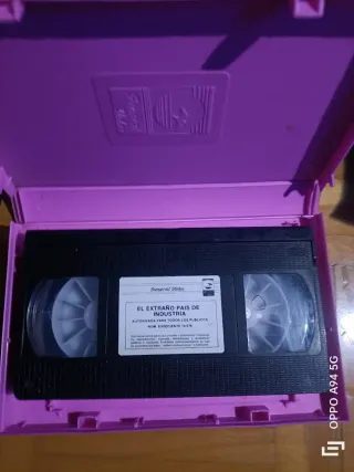 Película VHS El Extraño País de Industria