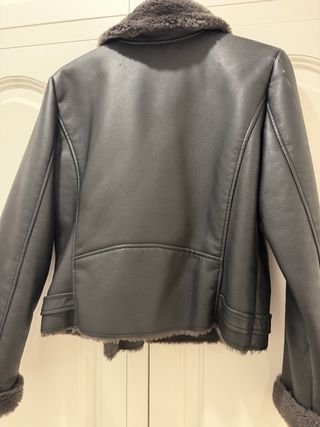 Cazadora polipiel efecto piel Mango