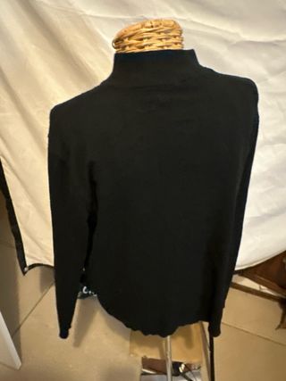 Maglione nero collo alto