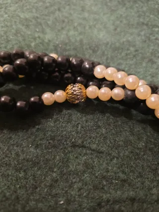 Collar Multihilo Perlas Negras y Blancas