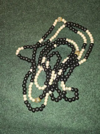 Collar Multihilo Perlas Negras y Blancas