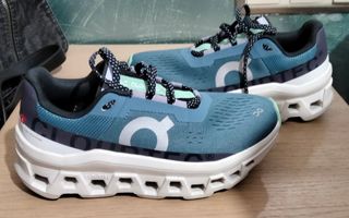 ZAPATILLAS. ON CLOUD.