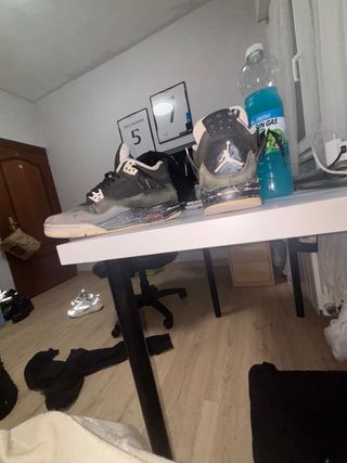 Jordan 4 Negro Gris