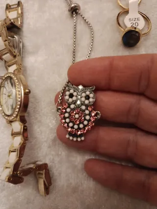 Conjunto de Joyas: Pulsera, Anillos y Collar