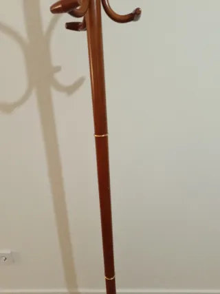 Perchero de madera cerezo