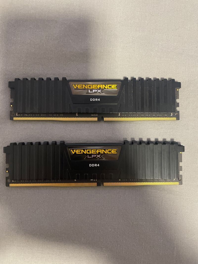 Corsair Vengeance LPX DDR4 2x8GB