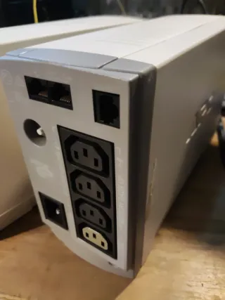 SAI UPS APC Back-UPS CS 650 Batería Nueva