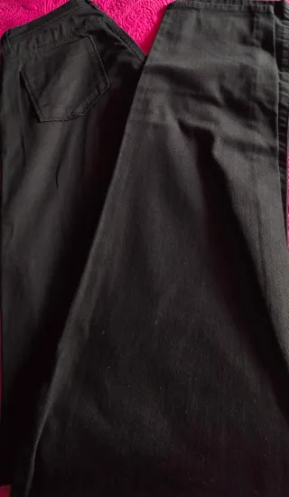 Pantalón vaquero negro  TALLA 42