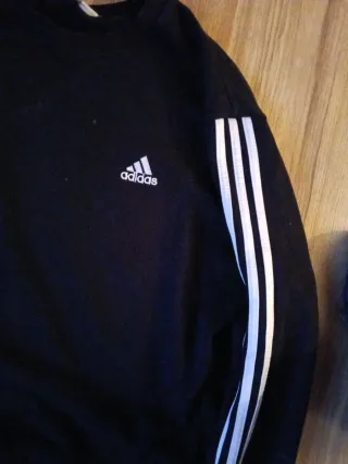 Sudadera Adidas Negra con Rayas Blancas