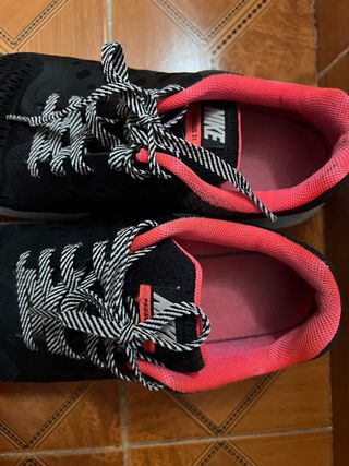 Zapatillas Nike Negras y Rosas