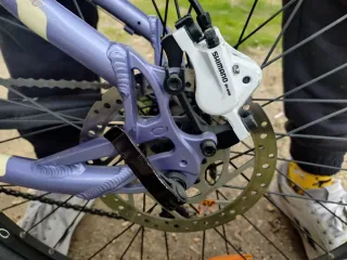 Bicicleta Orbea Morada y Blanca