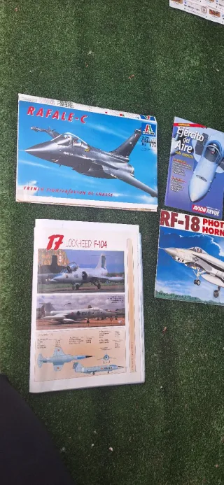 Revista y planos de aviones del Scout
