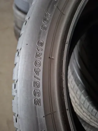 Neumáticos 235/40/19 96Y