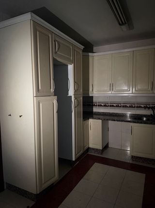 Cocina completa beige y gris