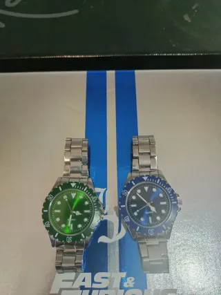 Pack 2 relojes quartz verde y plateado