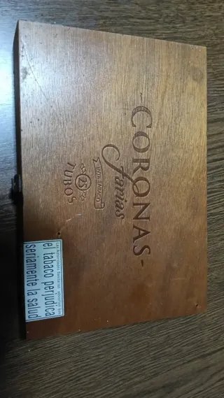 Caja de madera Farias Coronas