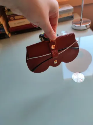 Funda para gafas con forma de gafas imitación piel