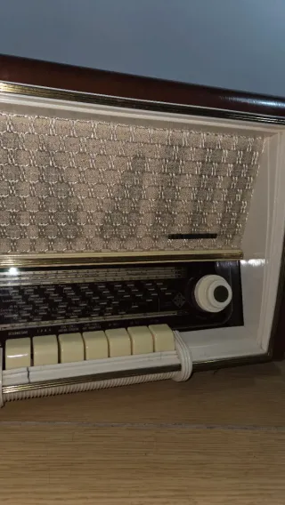 Radio Antigua Telefunken A-1556-3D Viola
