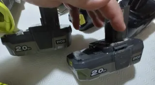Caricabatterie Ryobi 18V + 2 batterie 2.0 Ah