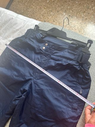 Pantalón esquí azul con tirantes talla 170cm.
