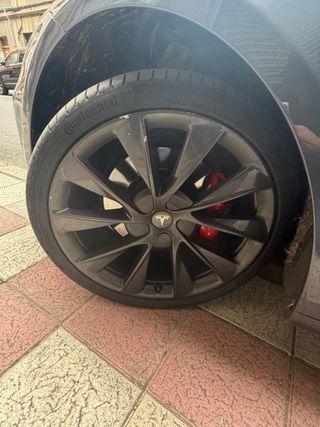 Tesla Model S - Super Carga gratuita de por vida.