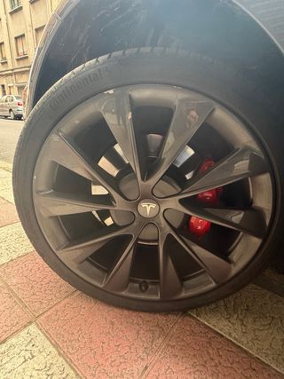 Tesla Model S - Super Carga gratuita de por vida.