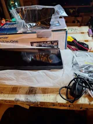 Pantalla Coche Hippcron All-In-One con cámara tras