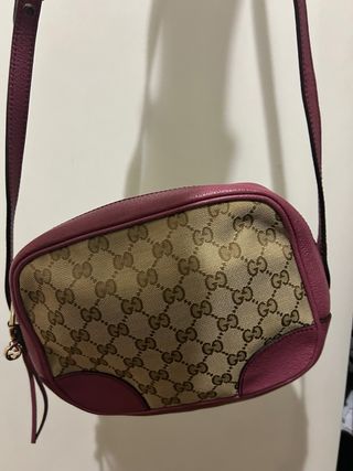 Bolso bandolera Gucci beige y morado