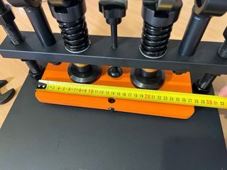 Máquina Troqueladora y Estampadora de Cuero Manual