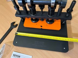 Máquina Troqueladora y Estampadora de Cuero Manual