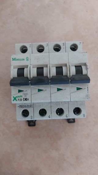 Interruptor Automático Moeller C40 4 Polos
