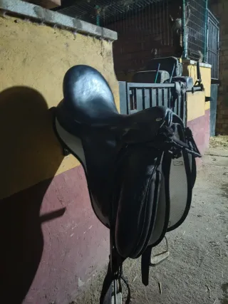 Silla de montar inglesa asiento profundo