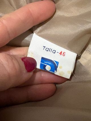 Abrigo largo mujer beige con detalles en marrón