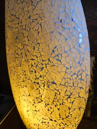 Lampada decorativa in vetro e plastica
