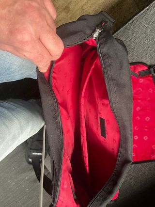 Bolso Wenger marca suiza Negro y Gris