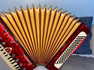 Acordeón Paolo Soprani 80 Bajos