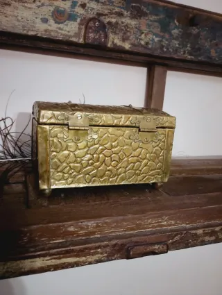 Caja metálica vintage decorada TEA