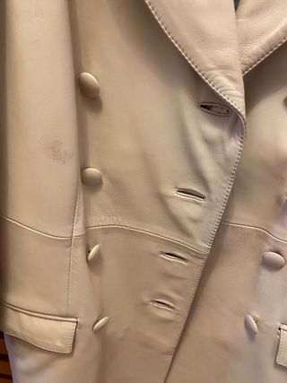 Abrigo de cuero beige mujer