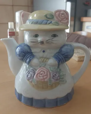 Teiera gatto cappello fiori