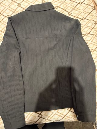 Chaqueta Bershka gris con cremallera