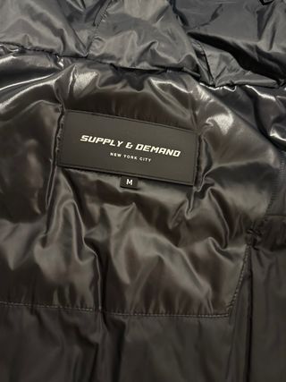 Chaqueta Supply & Demand Negra Brillante