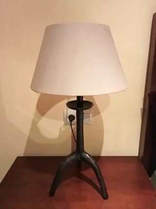 2 Lámparas de mesa metal y tela beige