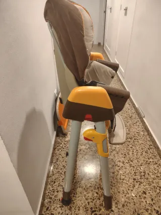 Trona de bebé Jané con bandeja extrible